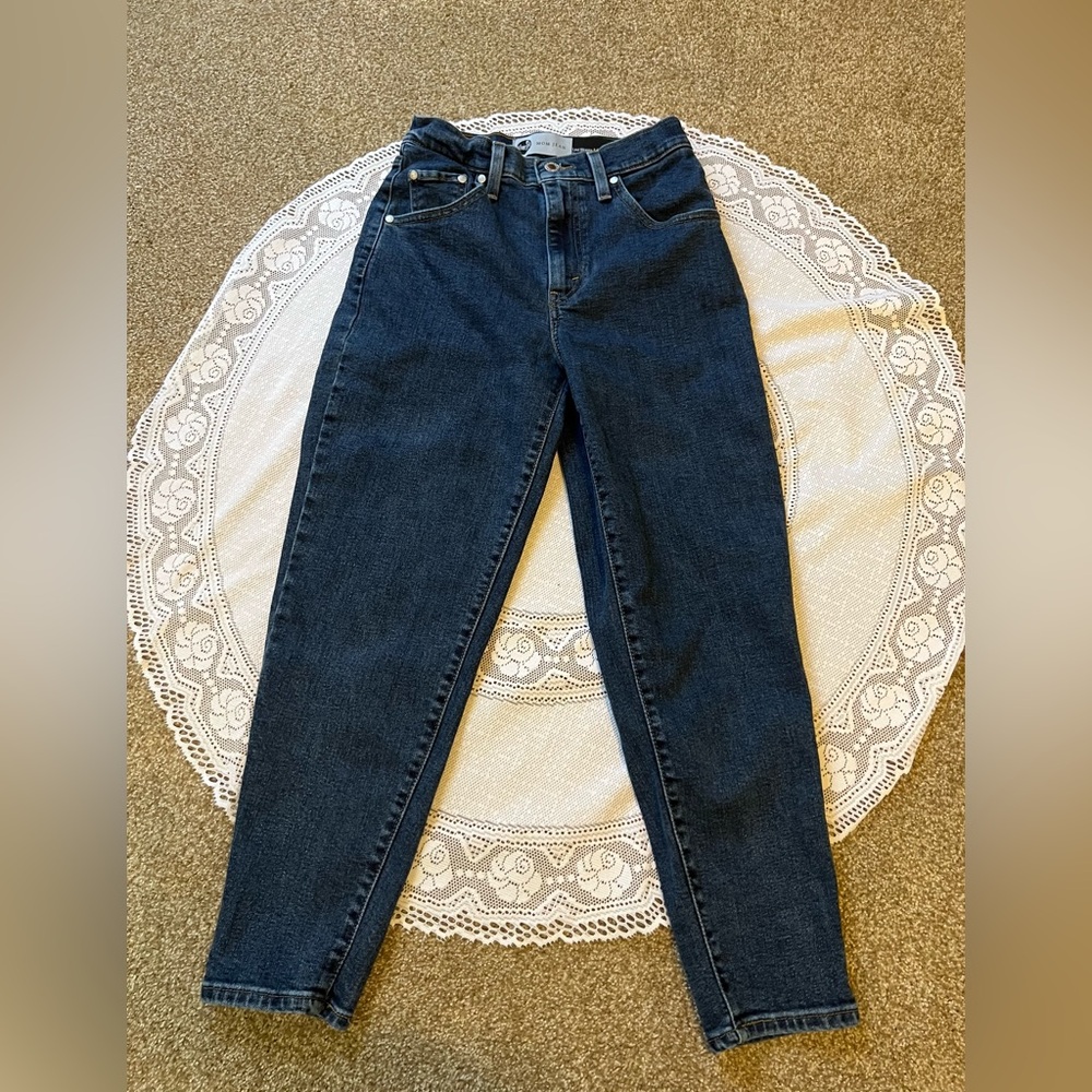 Levi’s Mom jean